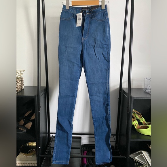 Fashion Nova High Waisted Jeans - Picture 3 of 3